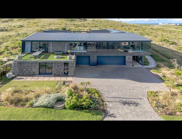5 BEDROOM HOUSE FOR SALE IN ZULULAMI LUXURY COASTAL ESTATE
